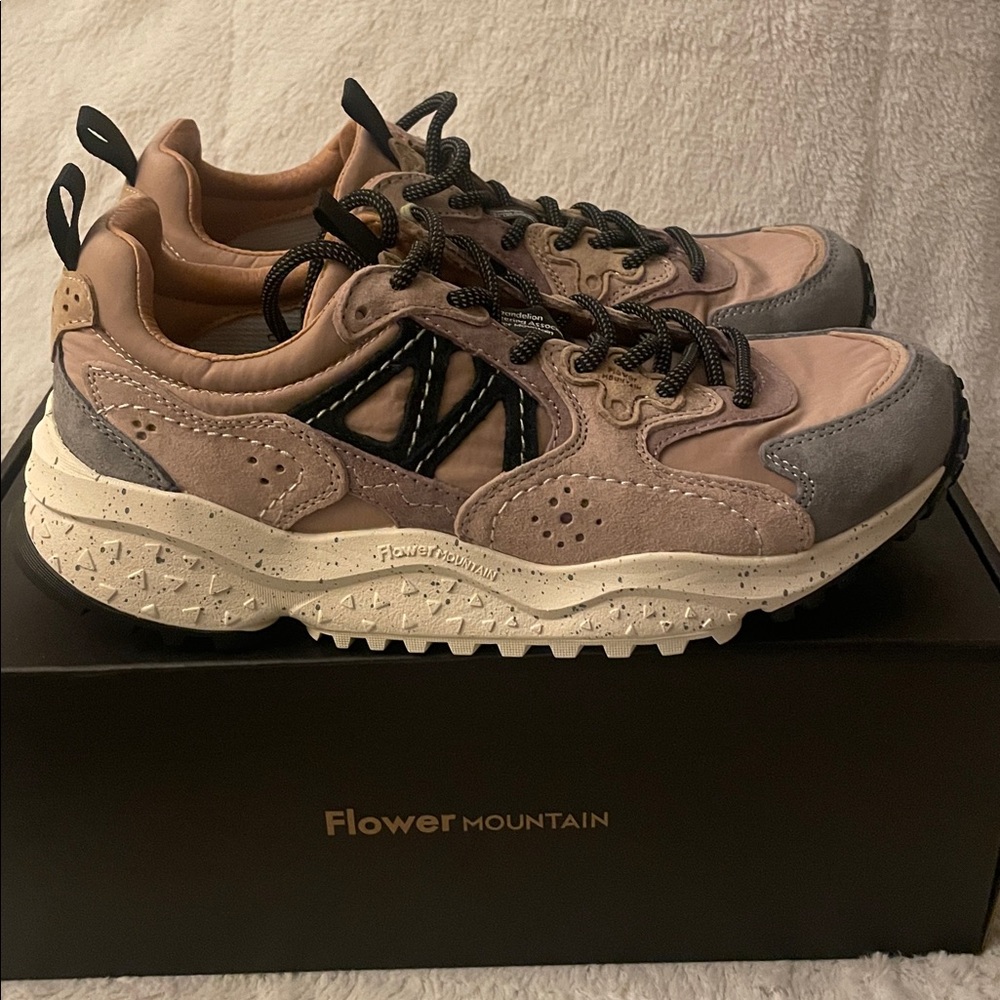 NWT Flower Mountain Solin Sneaker in Grey-Dove and Purple - Picture 10 of 16